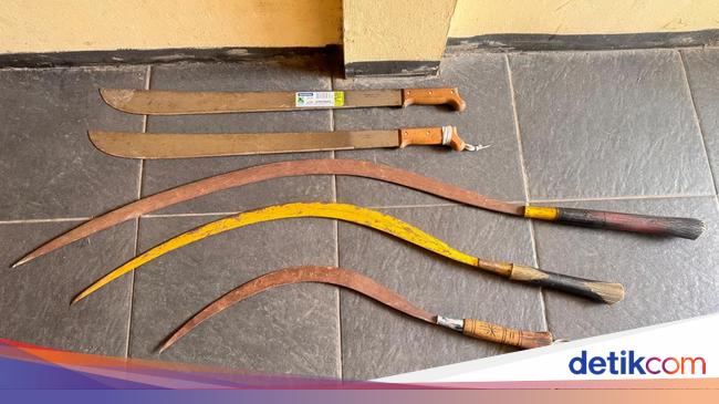 11 Remaja Terlibat Tawuran di Bogor Ditangkap, Celurit hingga Golok Disita
