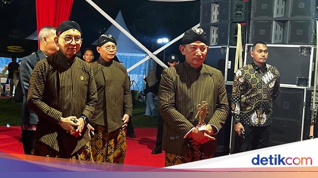 Kapolri Hadiri Pagelaran Wayang Kulit Amartha Binangun, Lestarikan Budaya Indonesia
