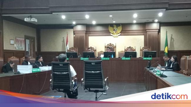 Eks Direktur PT PPI Dituntut 4 Tahun Penjara di Kasus Korupsi Impor Gula
