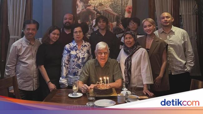 Adem! BCL dan Tiko Aryawardhana Rayakan Ultah Ayah Ashraf Sinclair di Jakarta