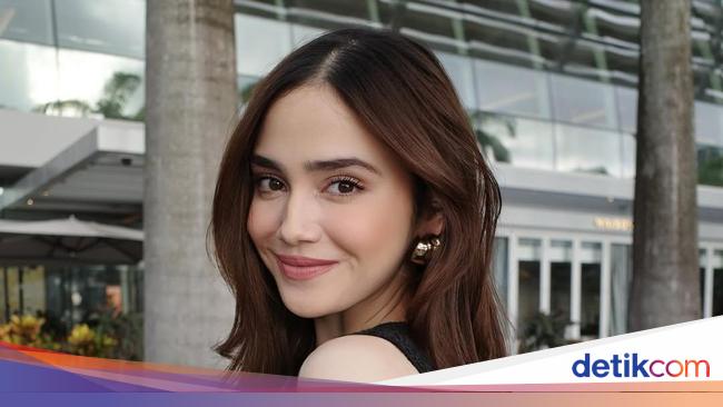 Syifa Hadju Senyumanmu Itu Lo...