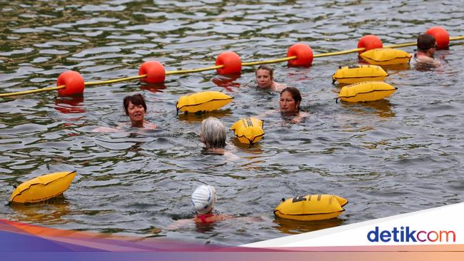Seine Resmi Dibuka, Warga Paris Nikmati Pemandian Umum di Sungai Bersejarah