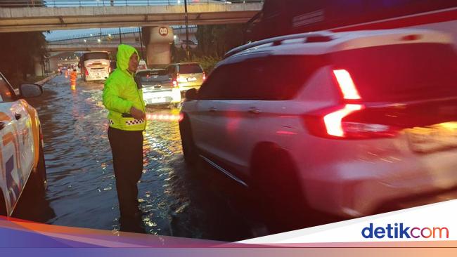 Titik-titik Jalan di Jaktim Tak Bisa Dilewati Sementara karena Banjir