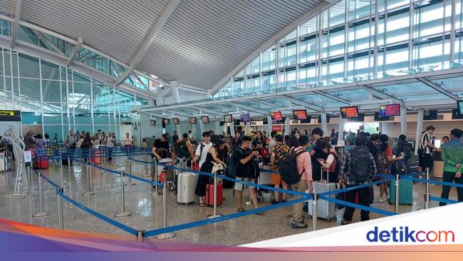 Ngurah Rai Kembali Pulih Usai 18 Penerbangan Sempat Terdampak Erupsi Lewotobi