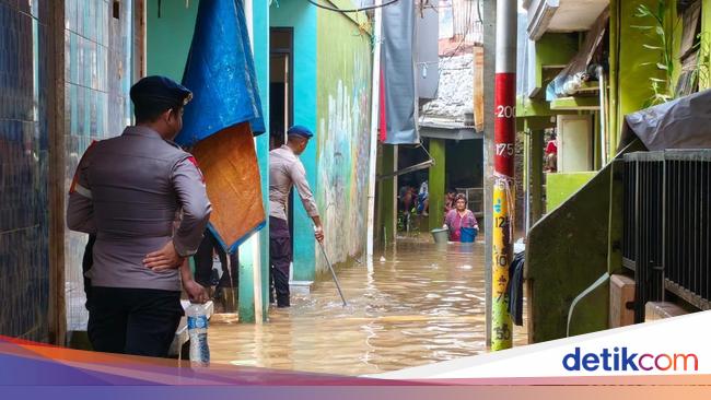 Kebon Pala Jaktim Masih Terendam Banjir Pagi Ini, 340 Jiwa Terdampak