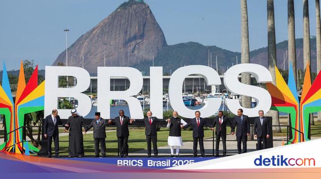 Trump Ancam Tarif Tambahan 10% untuk BRICS, China Bilang Gini