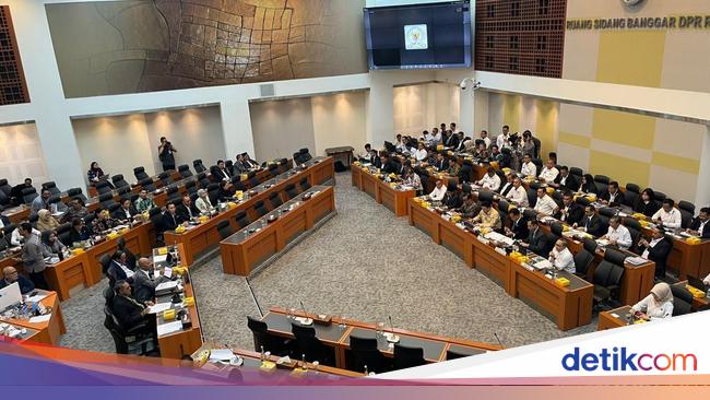 6 Menko Kabinet Prabowo Hadiri Rapat Banggar DPR