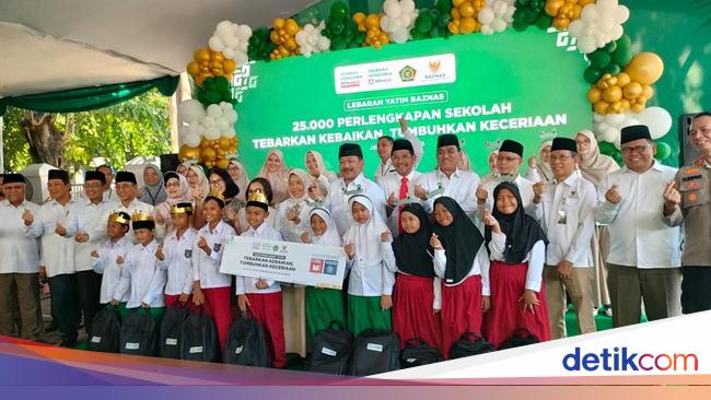 BAZNAS-Alfamart Bagi 25.000 Paket Perlengkapan Sekolah ke 2.800 Anak Yatim