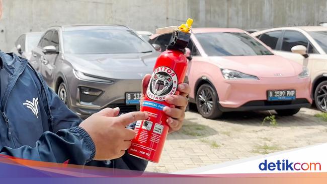 Ini Cara Aman Pakai APAR di Mobil Listrik