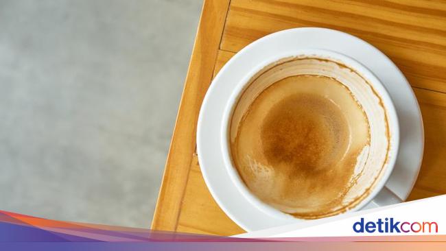 Gampang Banget! Ini 5 Cara Hilangkan Noda Membandel pada Cangkir