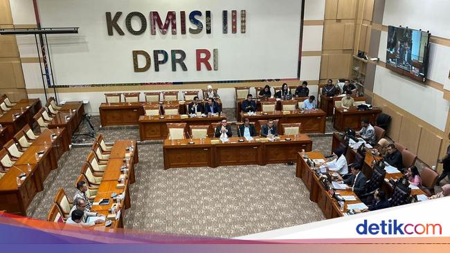 Rapat di DPR, Wamenkum Sebut RUU KUHAP Akan Perkuat Hak Tersangka-Korban