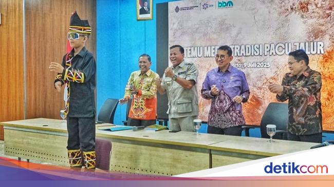 Kemenbud Dorong Tradisi Pacu Jalur Semakin Tersohor di Dunia