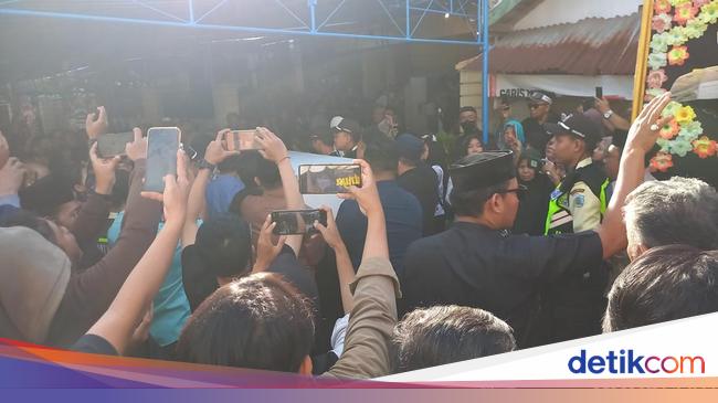 Jenazah Diplomat Muda Kemlu Tiba di Rumah Duka di Bantul