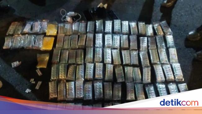 Patroli Malam di Jakarta, Polisi Gagalkan Transaksi Ratusan Pil Tramadol