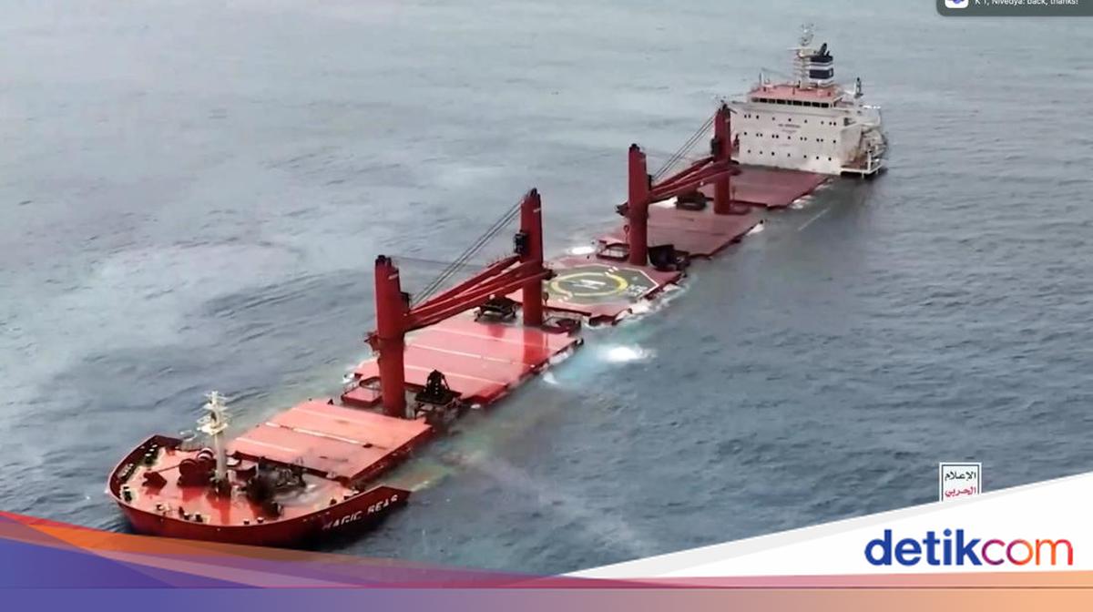 Detik-detik Kapal Tanker Magic Seas Tenggelam di Laut Merah