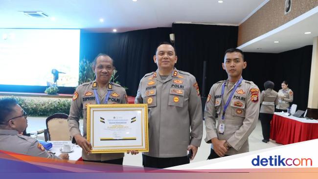 Kapolres Pelabuhan Tanjung Priok Raih Penghargaan di Rakernis PMJ 2025