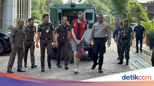 Kejari Jaksel Ekstradisi WN Rusia Buron Interpol, Sempat Ditahan Polda Metro