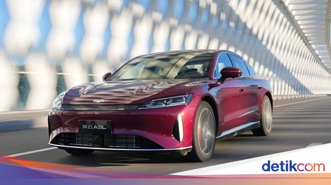 価格はIDR 3億であり、Cheryのハイブリッドセダンはよく販売されています！