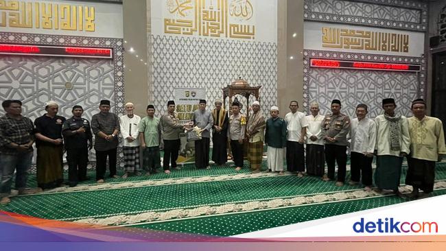 Polda Metro Gelar Program Satu Jam Mengaji di Masjid Nurul Huda Bekasi
