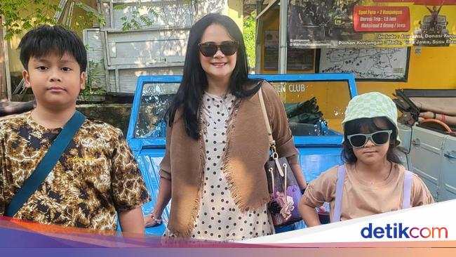 Bikin Mellow... Shezy Idris Antar Anak Sekolah Sambil Jual Donat