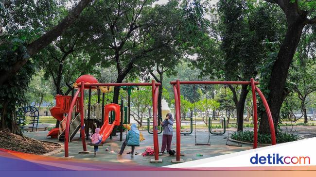 Taman di Jakarta Buka 24 Jam, Warga Sambut Positif