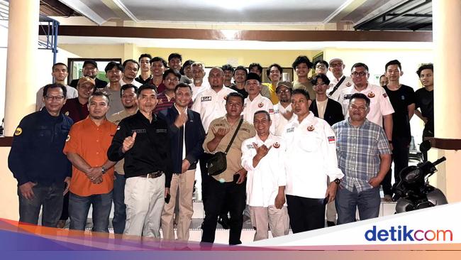 Ketum IKM Andre Rosiade Siap Renovasi Asrama Mahasiswa Minang di Jogja