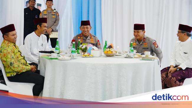 UAS Senang Dikunjungi Kapolri: Ponpes Nurul Azhar Bertabur Bintang