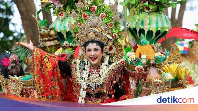 Kemeriahan Banyuwangi Ethno Carnival 2025, Usung Tradisi &amp; Spiritualitas