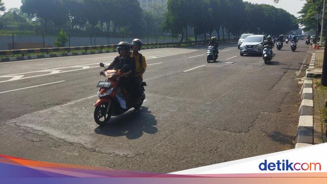Warga Minta Jalan TB Simatupang Diperbaiki Tuntas: Jangan Asal Tambal