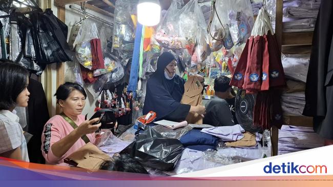 Berburu Seragam Baru di Hari-hari Terakhir Jelang Masuk Sekolah