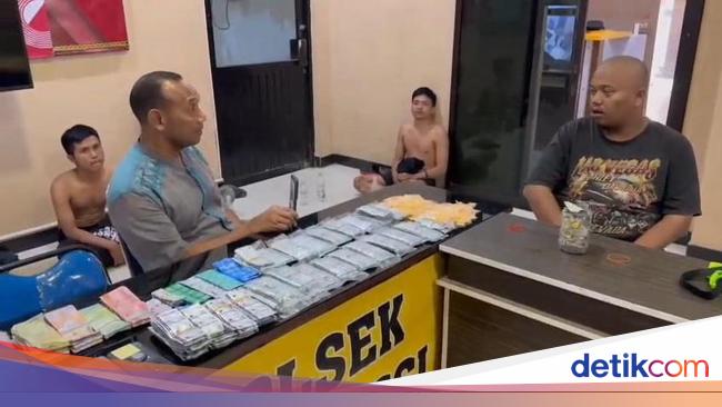 Polisi Gerebek Toko Penjual Obat Terlarang di Bekasi, 8 Orang Ditangkap
