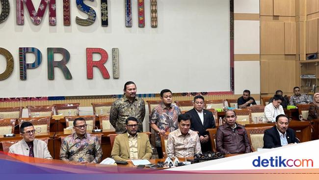 Komisi III DPR Undang Audiensi Koalisi Sipil Saat Aksi Protes RKUHAP