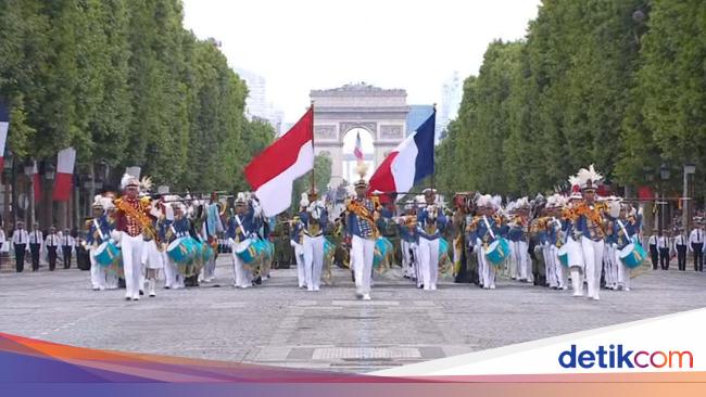 Kontingen RI Buka Parade Bastille Day Paris, Bawakan Lagu 'Maju Tak Gentar'