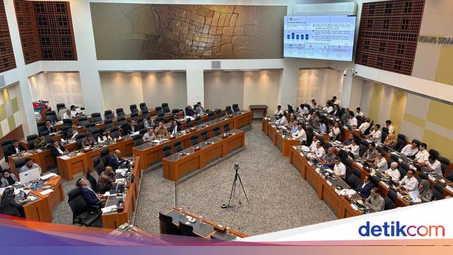 DPR Soroti Anggaran Pendidikan Tak Pernah Capai 20% dari APBN