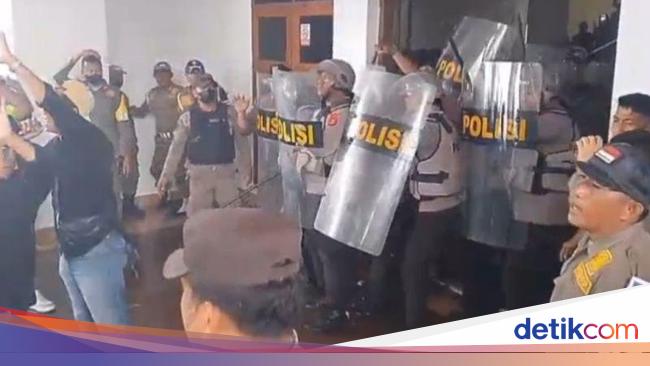 Pengusaha Protes Penertiban Sound Horeg, Demo di Kantor Walkot Baubau Ricuh