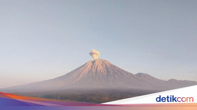 Gunung Semeru 5 Kali Erupsi, Masyarakat dalam Radius 3 Km Diminta Waspada