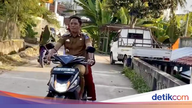 Bupati Enrekang Minta Maaf Tak Pakai Helm Saat Antar Anak ke Sekolah