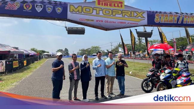 Ketika Moreno Soeprapto Blusukan di Kejurnas MotoPrix 2025