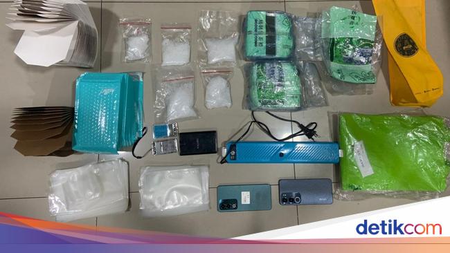 Muda Mudi Diciduk Pakai Narkoba di Kos Jakpus, 2 Kg Sabu Dibungkus Teh China