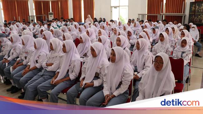 Ungkapan Bahagia Ortu Siswa Sekolah Rakyat: Kayak Nggak Nyangka