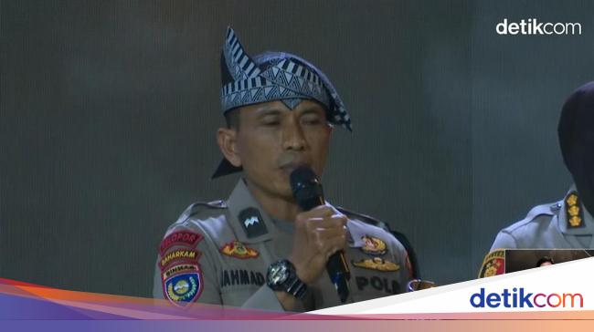 Kapolri Tawarkan Penerima Hoegeng Awards Sekolah Kenaikan Pangkat