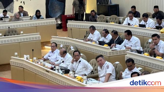 Mendagri Catat Ada 300 BUMD Rugi hingga Rp 5,5 T, Begini Datanya