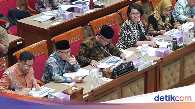 Mendikdasmen Akan Data Sekolah Sepi Peminat, Evaluasi SPMB Secara Nasional