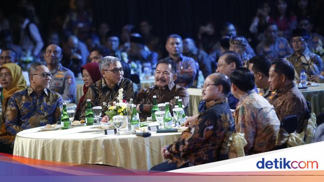 Menteri-menteri Kabinet Merah Putih Hadiri Hoegeng Awards 2025