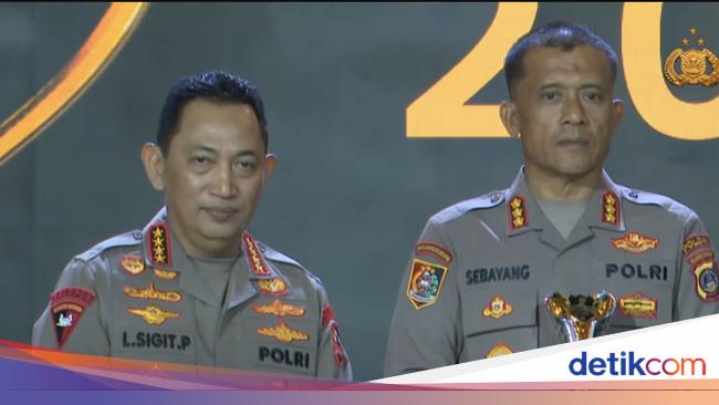 Kombes Seminar Sebayang Raih Hoegeng Awards 2025 Kategori Polisi Berintegritas