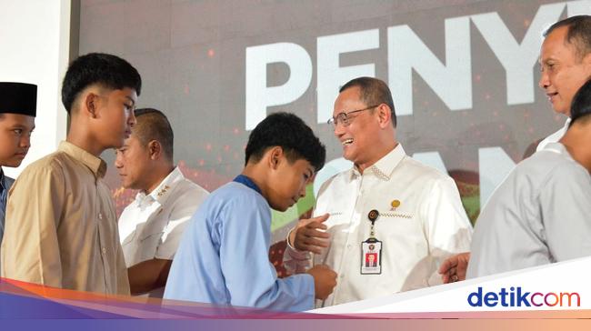 BNPT Santuni Anak Yatim Piatu di Peringatan HUT Ke-15