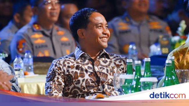 Menhut Puji Peraih Hoegeng Awards 2025: Luar Biasa, Keren Sekali!
