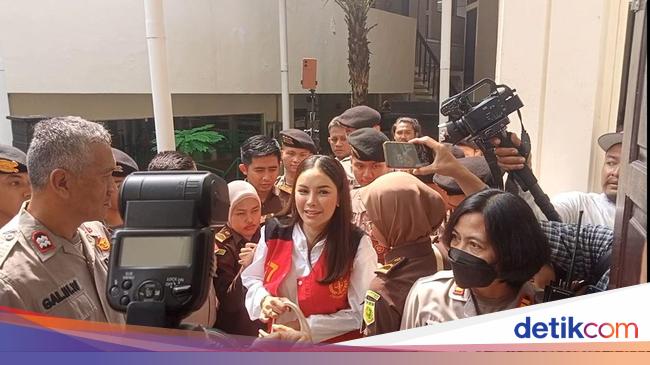 Lega Pihak Nikita Mirzani soal Gugatan Wanprestasi Rp100 M Dicabut