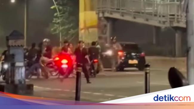 Sekali Dayung 2-3 Pulau Terlampaui, Tawuran di Jakpus Sambil Jarah Warung