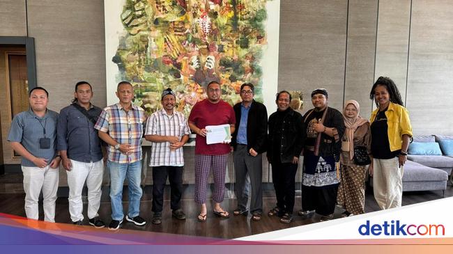 Berkunjung ke Borobudur, Andre Rosiade Serap Keluhan Warga soal Pengelolaan Wisata